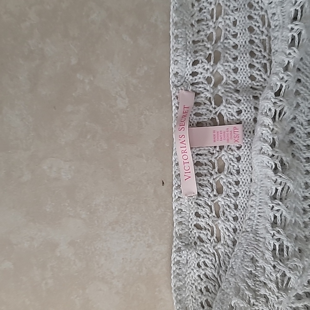 VICTORIA'S SECRET BEACH COVER-UP TOP - Picture 3 of 5